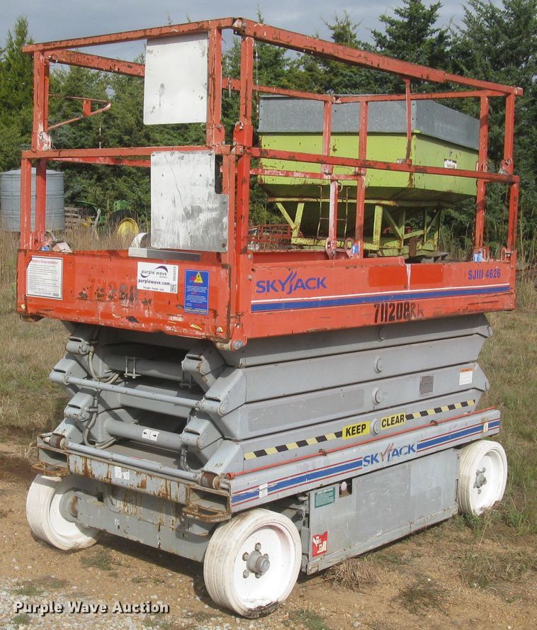 image for item DG5313 Sky Jack SJIII 4626  scissor lift