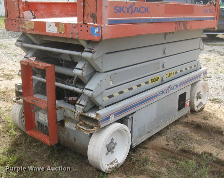 image for item DG5313 Sky Jack SJIII 4626  scissor lift