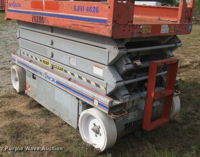 image for item DG5313 Sky Jack SJIII 4626  scissor lift