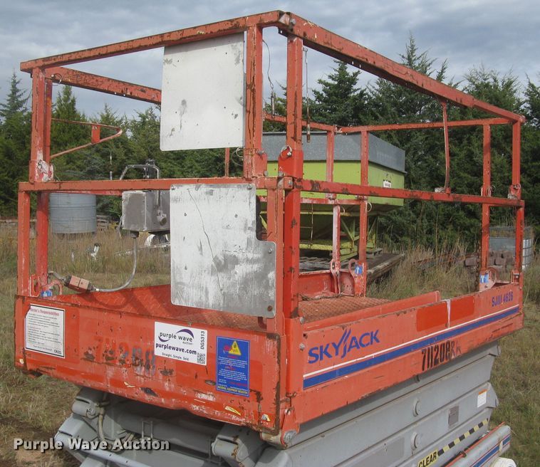 image for item DG5313 Sky Jack SJIII 4626  scissor lift