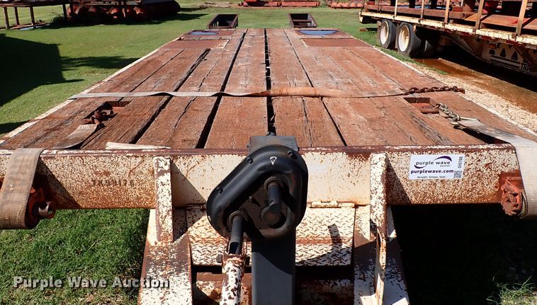 image for item DI5788 2000 Trail King TK40LP-2400  equipment trailer