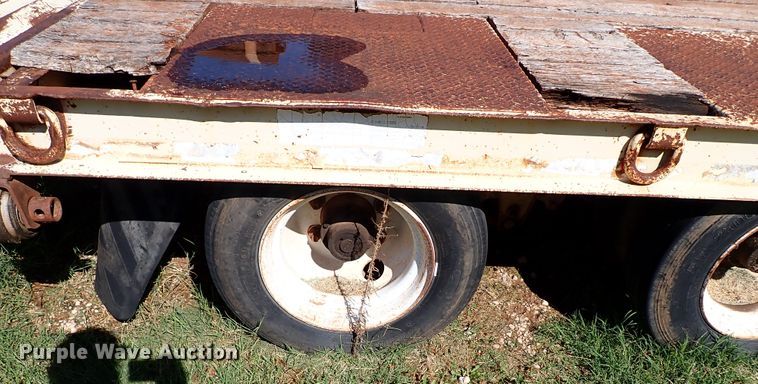 image for item DI5788 2000 Trail King TK40LP-2400  equipment trailer