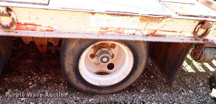 image for item DI5788 2000 Trail King TK40LP-2400  equipment trailer