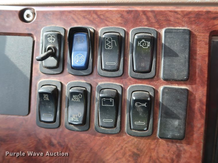 image for item DJ1976 2009 Mack GU713  dump truck