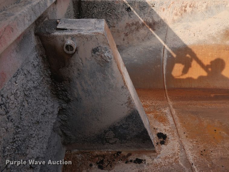 image for item DJ1976 2009 Mack GU713  dump truck