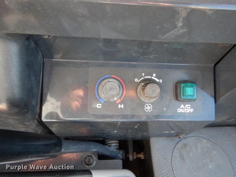 image for item DJ7420 2007 Komatsu PC50MR-2  mini excavator