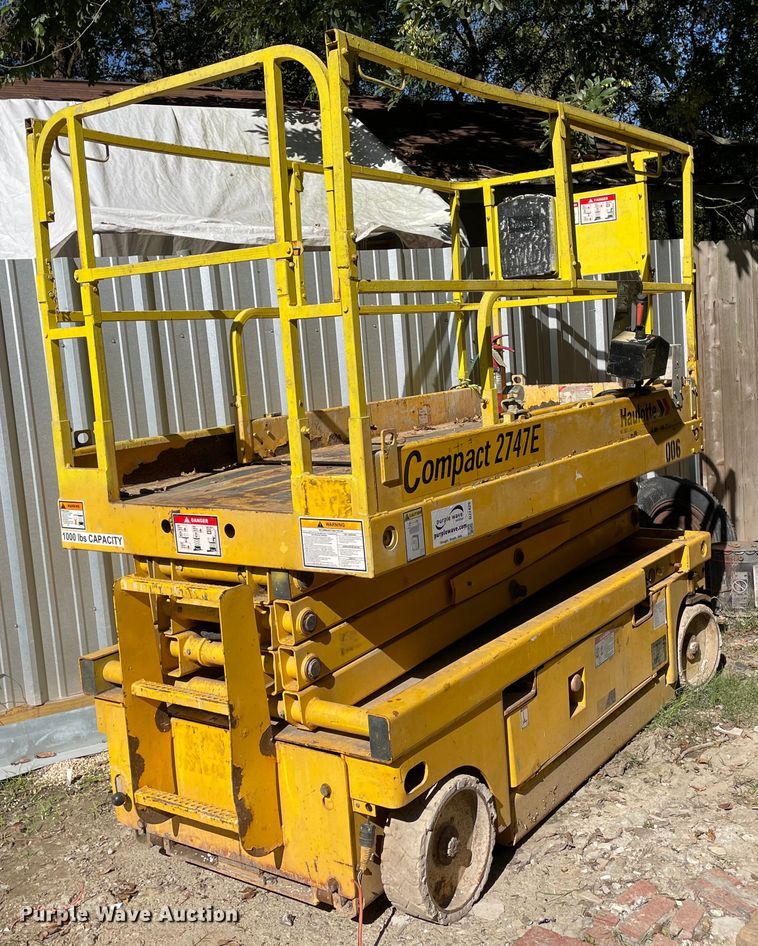 image for item DJ7425 2002 Haulotte Compact 2747E  scissor lift