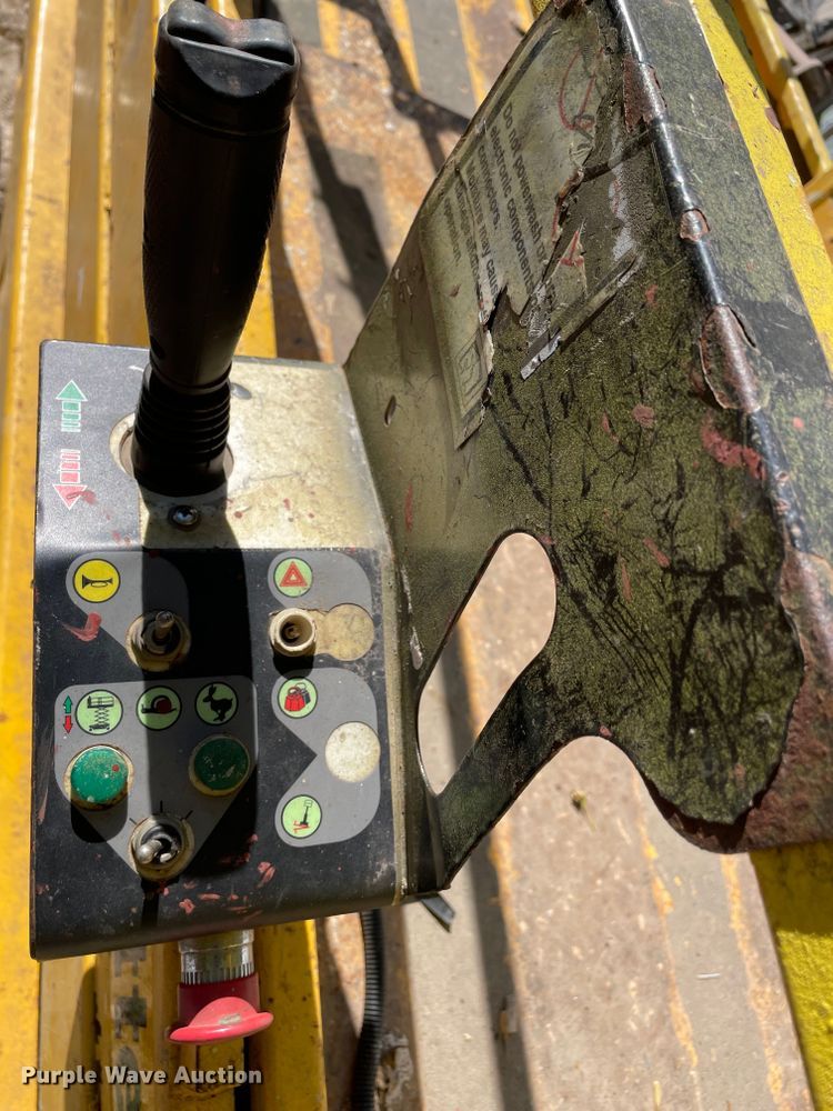 image for item DJ7425 2002 Haulotte Compact 2747E  scissor lift