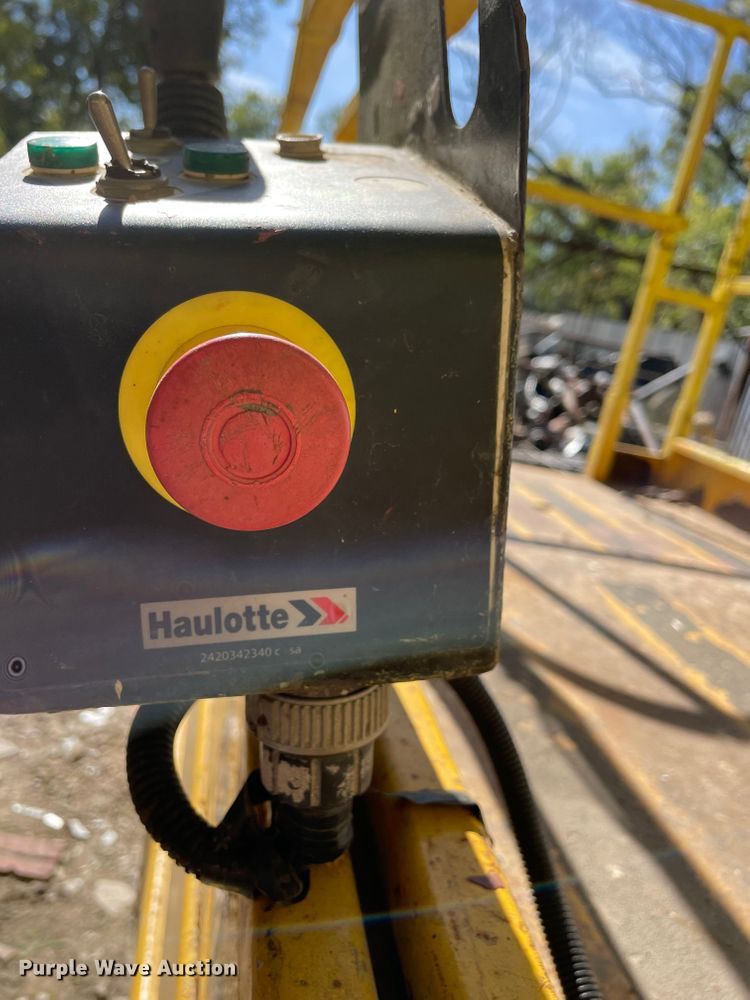 image for item DJ7425 2002 Haulotte Compact 2747E  scissor lift