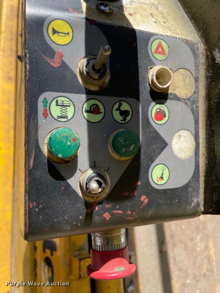 image for item DJ7425 2002 Haulotte Compact 2747E  scissor lift