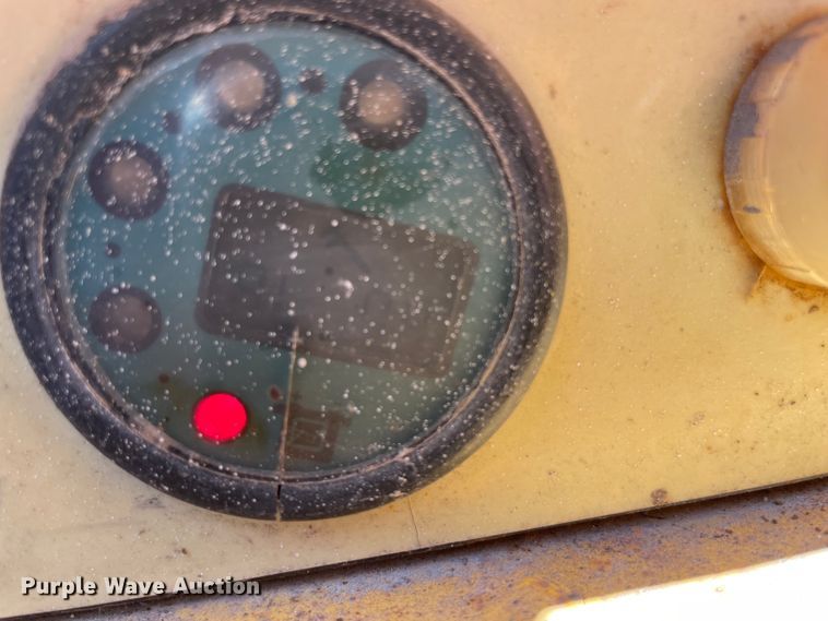 image for item DJ7425 2002 Haulotte Compact 2747E  scissor lift