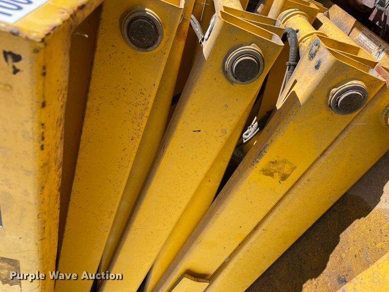 image for item DJ7425 2002 Haulotte Compact 2747E  scissor lift