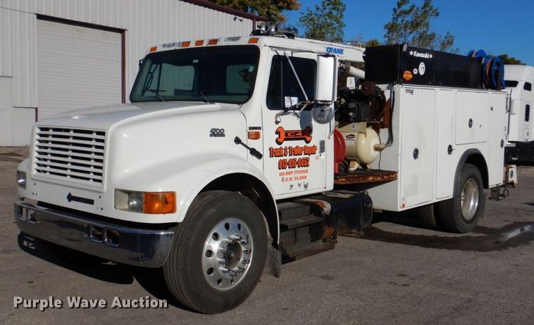 image for item DK1239 2001 International 4700  utility / service truck