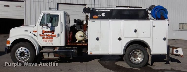 image for item DK1239 2001 International 4700  utility / service truck