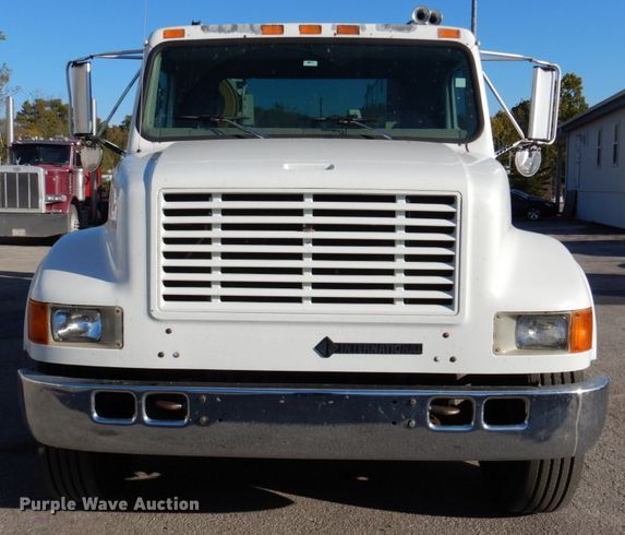 image for item DK1239 2001 International 4700  utility / service truck