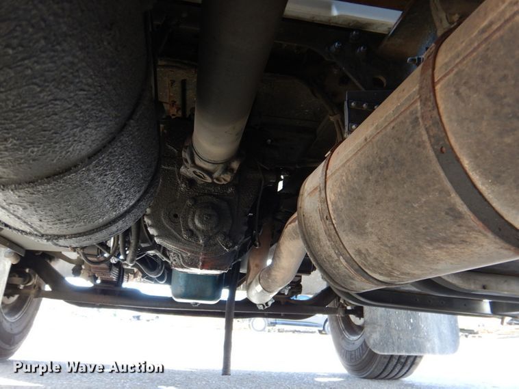 image for item DK1239 2001 International 4700  utility / service truck