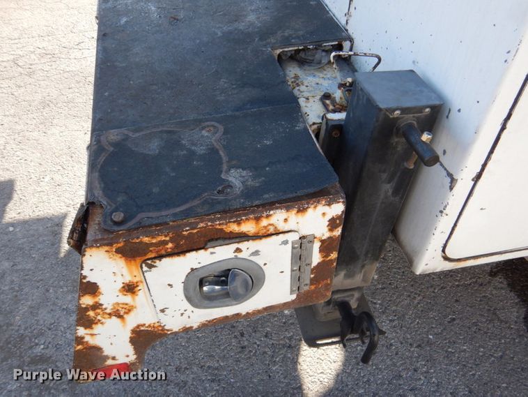 image for item DK1239 2001 International 4700  utility / service truck