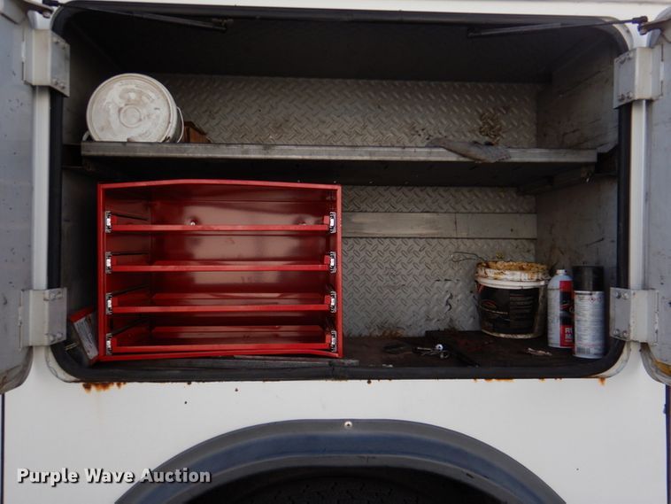 image for item DK1239 2001 International 4700  utility / service truck