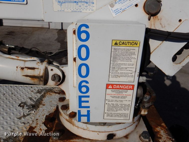 image for item DK1239 2001 International 4700  utility / service truck