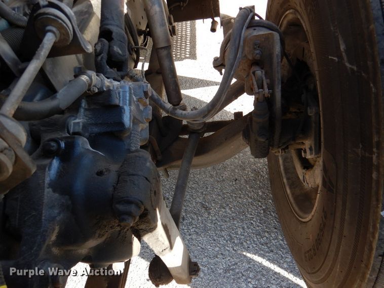 image for item DK1239 2001 International 4700  utility / service truck