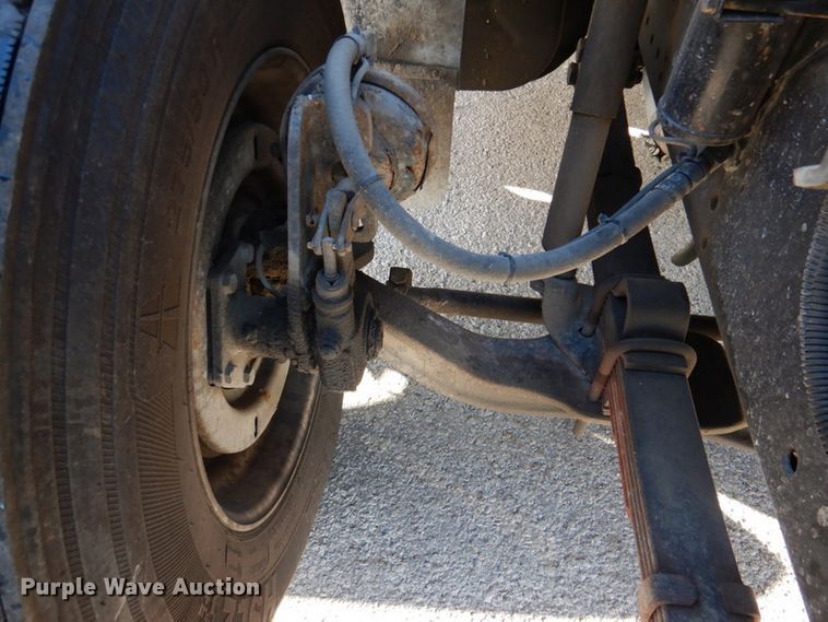 image for item DK1239 2001 International 4700  utility / service truck