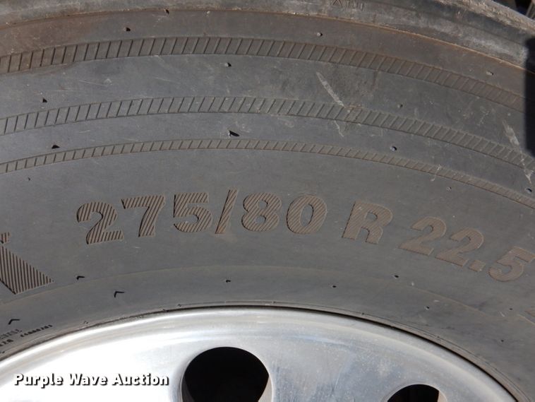 image for item DK1239 2001 International 4700  utility / service truck