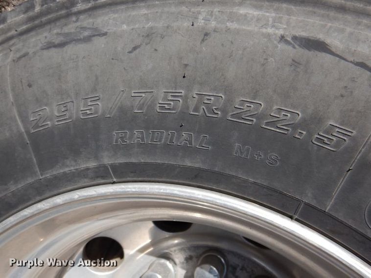 image for item DK1239 2001 International 4700  utility / service truck