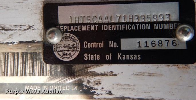 image for item DK1239 2001 International 4700  utility / service truck