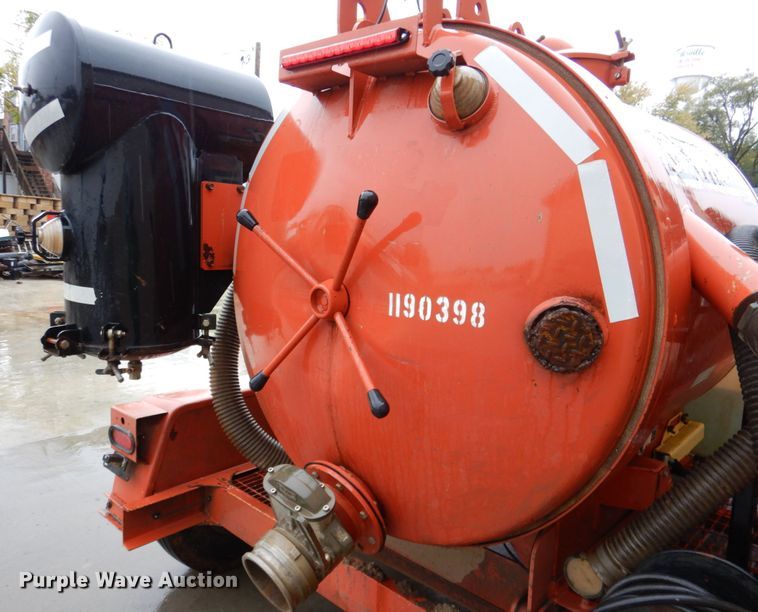 image for item DK1259 2010 Ditch Witch FX30  vacuum excavator