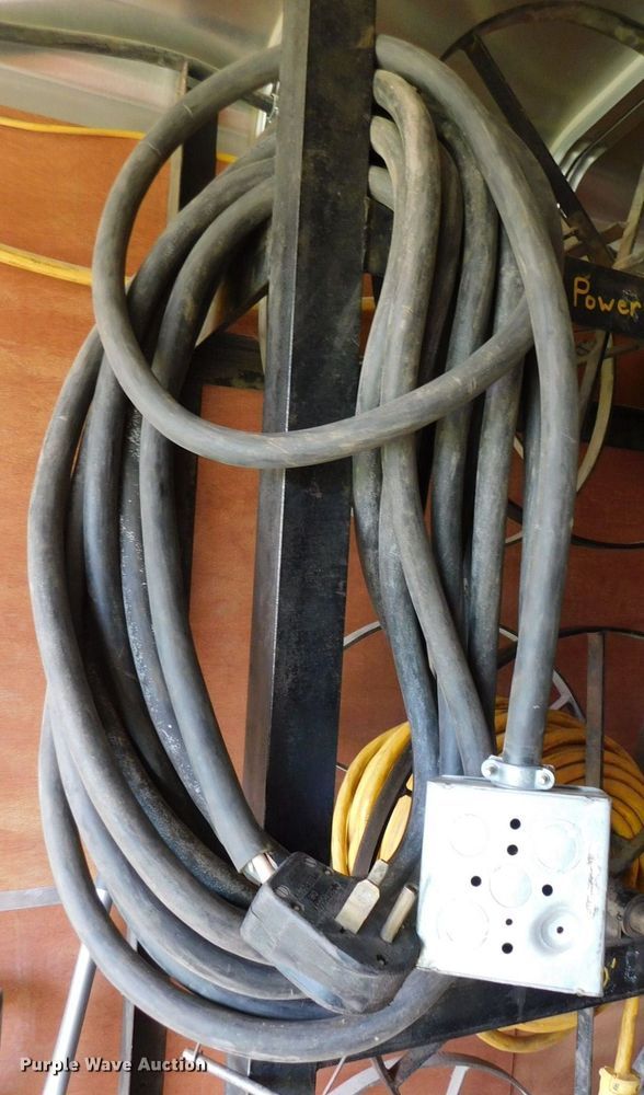 image for item DK8601 2015 H & H  enclosed cargo trailer