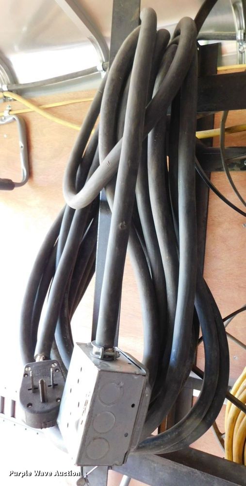 image for item DK8601 2015 H & H  enclosed cargo trailer