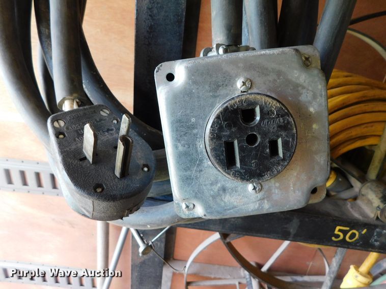 image for item DK8601 2015 H & H  enclosed cargo trailer