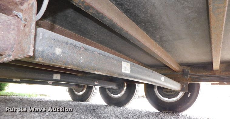 image for item DK8601 2015 H & H  enclosed cargo trailer