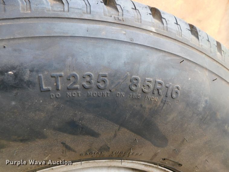 image for item DK8601 2015 H & H  enclosed cargo trailer