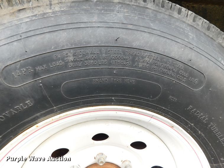 image for item DK8601 2015 H & H  enclosed cargo trailer