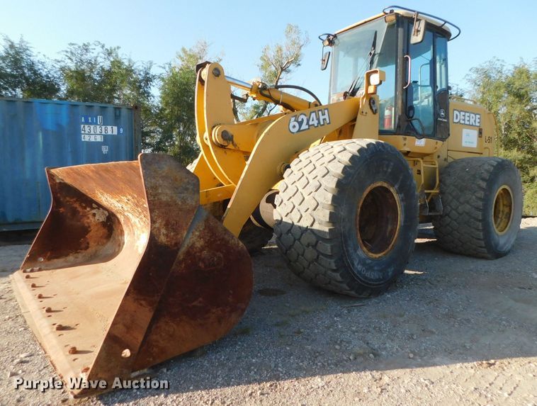 image for item DK8668 2002 John Deere 624H  wheel loader