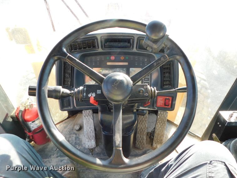 image for item DK8668 2002 John Deere 624H  wheel loader