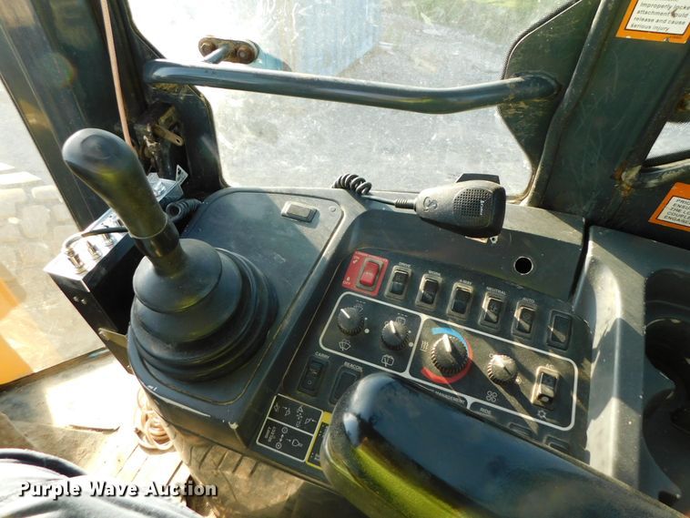 image for item DK8668 2002 John Deere 624H  wheel loader