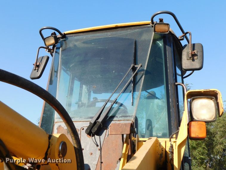 image for item DK8668 2002 John Deere 624H  wheel loader