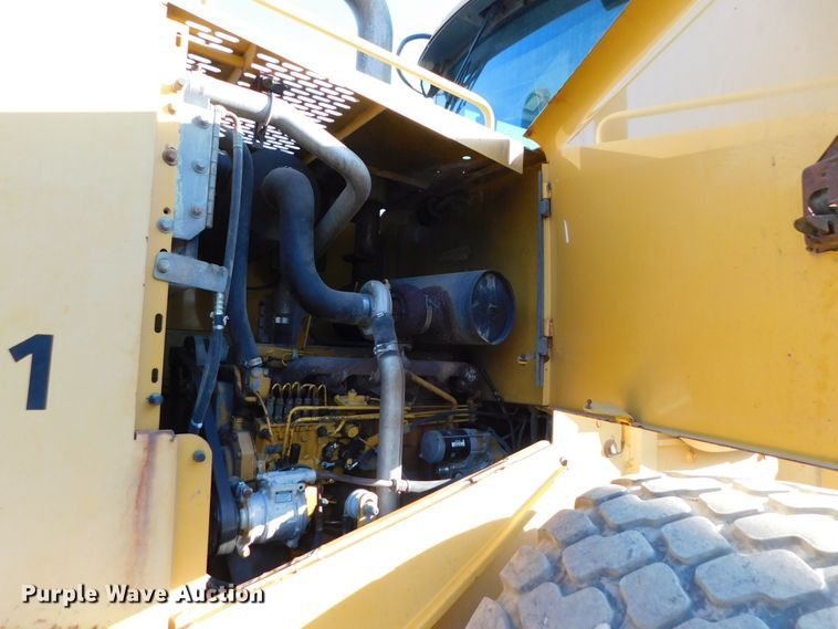 image for item DK8668 2002 John Deere 624H  wheel loader