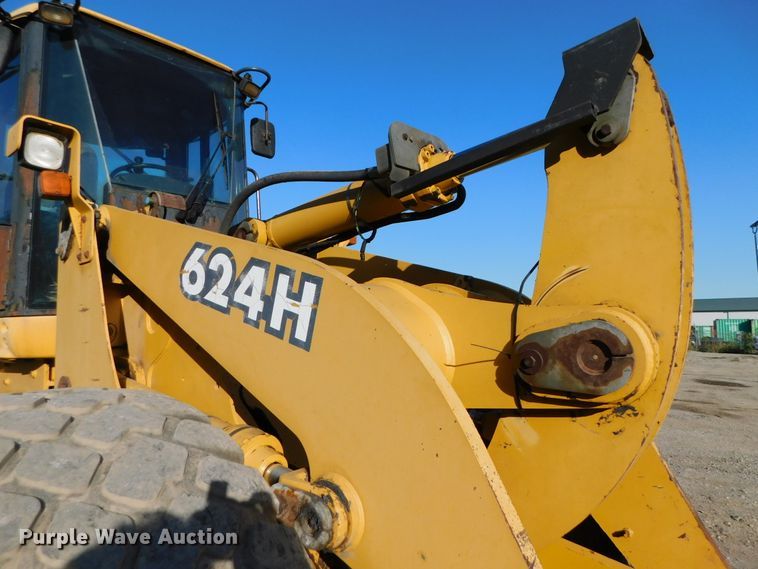 image for item DK8668 2002 John Deere 624H  wheel loader