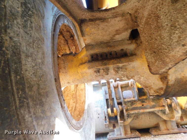 image for item DK8668 2002 John Deere 624H  wheel loader