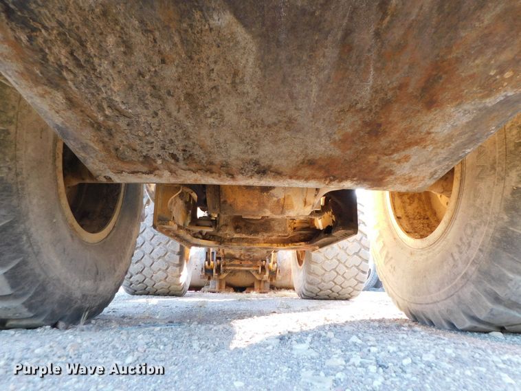 image for item DK8668 2002 John Deere 624H  wheel loader