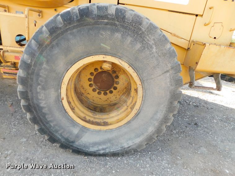 image for item DK8668 2002 John Deere 624H  wheel loader