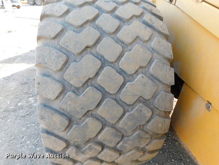 image for item DK8668 2002 John Deere 624H  wheel loader