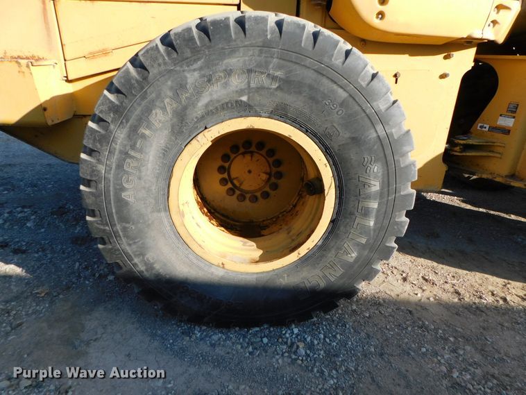 image for item DK8668 2002 John Deere 624H  wheel loader