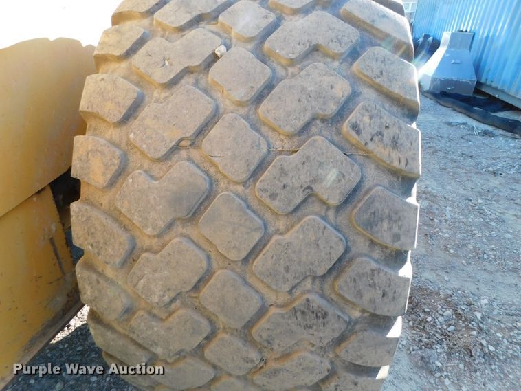 image for item DK8668 2002 John Deere 624H  wheel loader