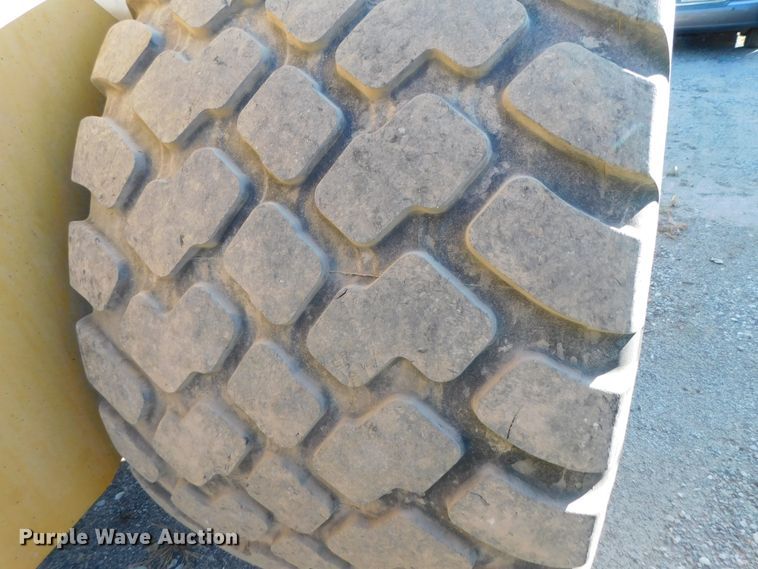 image for item DK8668 2002 John Deere 624H  wheel loader