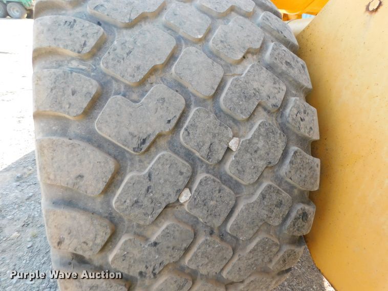 image for item DK8668 2002 John Deere 624H  wheel loader