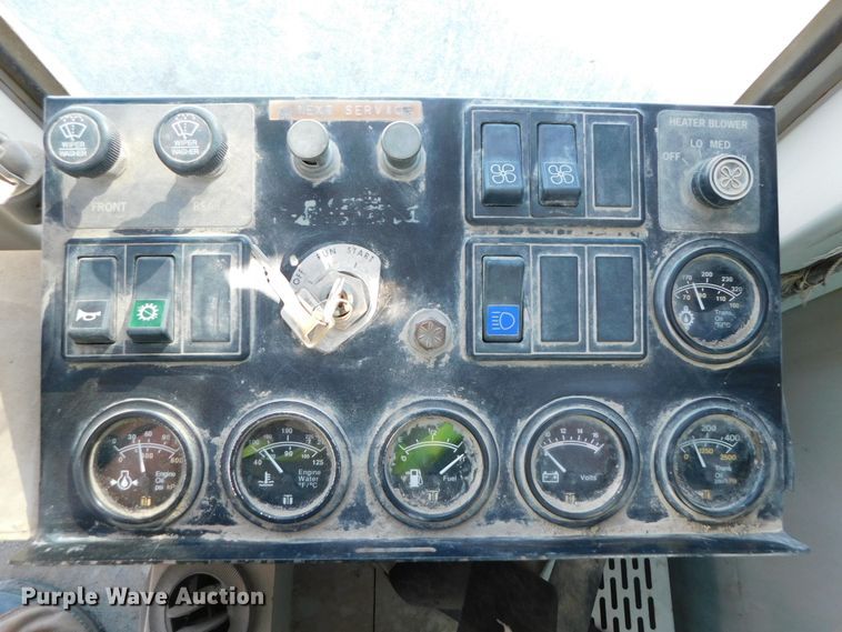 image for item DK8669 1997 Fiat-Allis FG65C  motor grader